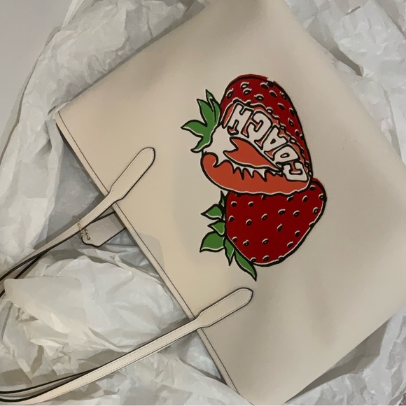 Coach City Tote Bag With Strawberry Graphic $450 RETAIL SOLD OUT - Picture 15 of 16